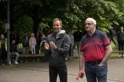 Christoph Edeler, Leiter Hochschulsport (links) und Manfred Bayer, Rektor TU Dortmund (rechts) beim Campuslauf