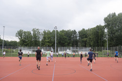 Fitnesskurs auf dem Tartanplatz
