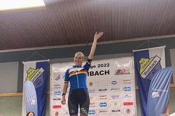 Stefanie Dorn auf dem Siegertreppchen 