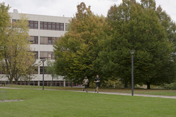 Laufende auf dem Campus